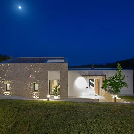 Villa Brand New High-End Faos Villas One *